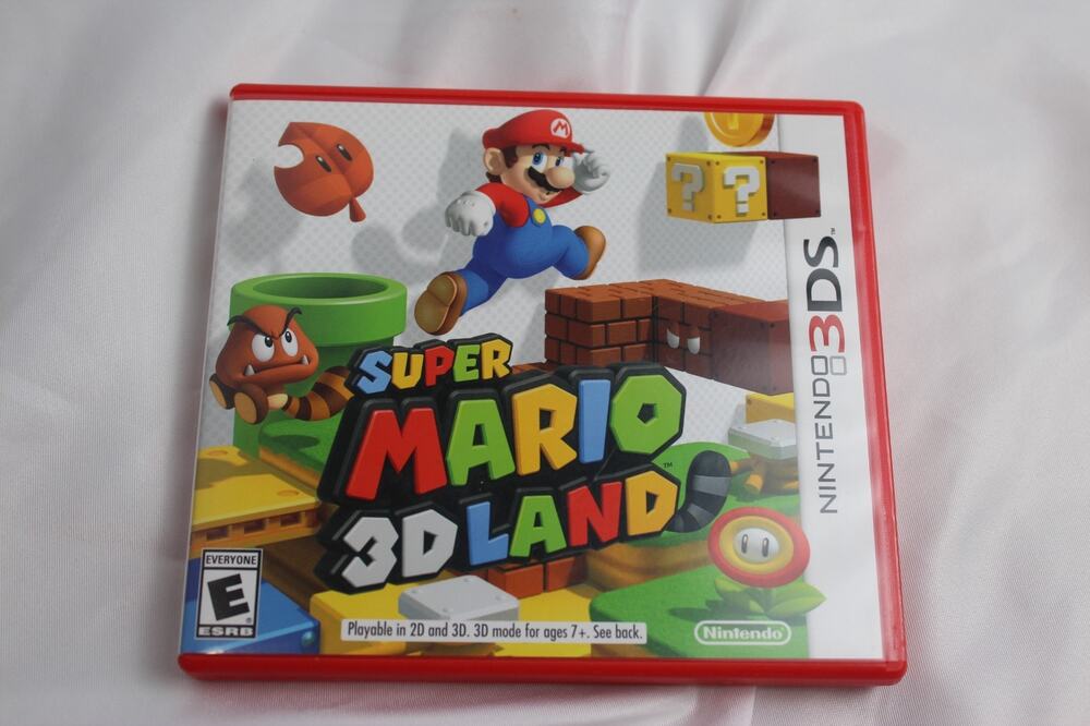 Nintendo Super Mario 3D Land 3DS Video Game Complete with Manual
